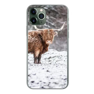 Produktbild von MuchoWow® Handyhülle Schutzhülle Hülle für iPhone 11 Pro Schottischer Highlander - Baum - Schnee Silikon Softcase Handy Hülle - Handy