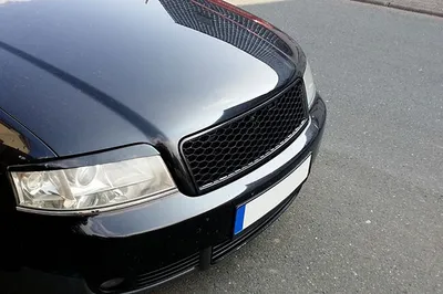 Produktbild von Frontgrill Sport schwarz aus stabilem ASB-Kunststoff passend für Audi A6 4B