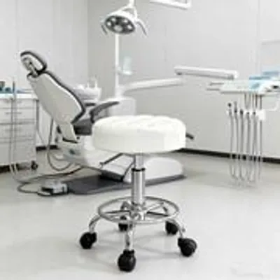 Produktbild von ZMH Drehhocker rund höhenverstellbar robustem Metallsockel für Barbershops professionelle Spas vielseitig nutzbar im Beauty-Salon Bar Weiß