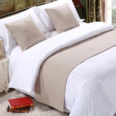 Produktbild von Hochwertiger Bettläufer fürs Fußende, einfarbiger Bettschal, Tagesdecke aus Baumwoll-Leinen-Mischgewebe, Heimtextilien, Bettschutz – Beige-Gelb || 240 x 50 cm für 1,8 m breite Betten