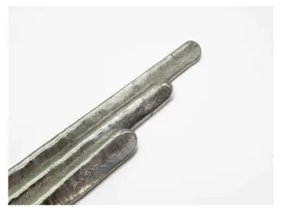 Produktbild von Dachdecker Zinn Sn91Zn9 in Dreikantstangen von 100 g bis 1 kg, 100 % bleifrei