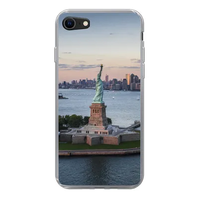 Produktbild von MuchoWow® Handyhülle Schutzhülle Hülle für iPhone SE 2022 New York - Freiheitsstatue - Skyline Silikon Softcase Handy Hülle - Schutzhülle