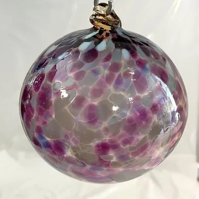 Zdjęcie produktu dla Szklana bombka dekoracyjna, fioletowa, 13 cm