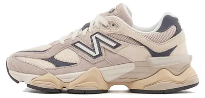 Imagen del producto de Compra las zapatillas New Balance U9060EEB Moonrock Linen en Kicksshop. Zapatillas beige uni de diseño moderno y ajuste cómodo.