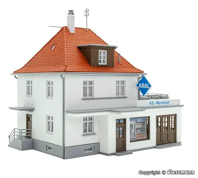 Produktbild von Kibri 38202 - H0 Wohnhaus mit Werkstatt - Neu