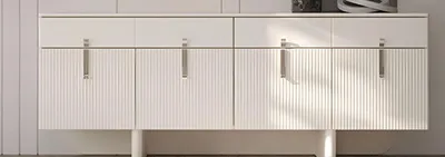 Image de Buffet moderne beige avec poignées élégantes et portes structurées