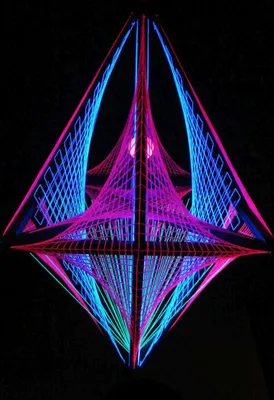 Produktbild von PSYWORK Schwarzlicht 3D StringArt Raute "Night Out", 95cm