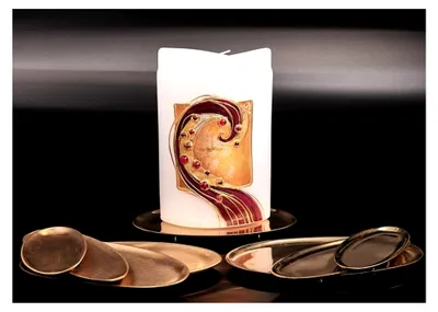 Produktbild von Ovaler Kerzenteller 20x11cm aus Messing für Taufkerzen und Stumpenkerzen - Polierter Dekoteller in Gold