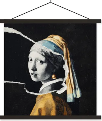 Produktbild von MuchoWow® Textilposter Mädchen mit Perlenohrring - Gold - Schwarz - Weiß 120x120 cm mit schwarzem Rahmen - Aufhängungsset