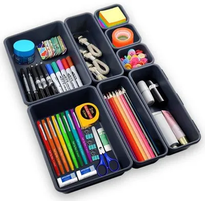 Obrázok produktu pre Sada 8 organizérov do zásuviek Unyqoos®, priehľadné, vyrobené z kvalitného plastu – 3 ks: 7,62 x 7,62 x 4,5 cm; 2 ks: 23,34 x 15,72 x 4,5 cm; 3 ks: 23,34 x 7,62 x 4,5 cm, vhodné do kancelárie, kuchyne a kúpeľne