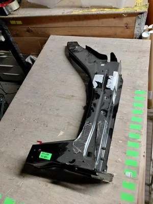 Produktbild von Original OE RENAULT Seitenverstärkung 751111047R