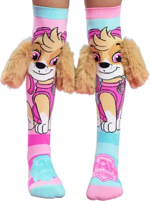 PAW-Patrol-Skye-Kniestrümpfe in Pink und Türkis, getragen an Kinderbeinen, mit flauschigen 3D-Hundeohren an den Seiten.