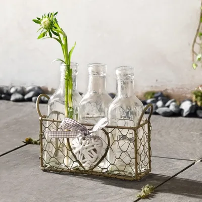 Produktbild von Drahtkorb Romance grau 3 Glasflaschen – Tischvase