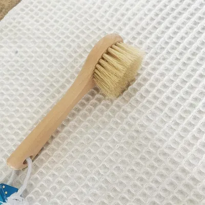 Image de Brosse à champignons en bois naturel