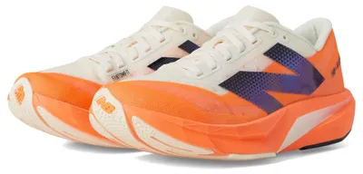 Produktbild von NewBalance FC Rebel V4 - HOT MANGO, Größe:7.5
