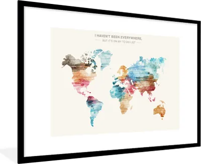 Produktbild von MuchoWow® Gerahmtes Poster Weltkarte - Zitate - Aquarell - Kinder - Jungen - Mädchen - Bucket list 90x60 cm - Poster mit Schwarzem Bilderrahmen Wandposter Rahmen Foto Bilder - Wanddekoration - Fotos