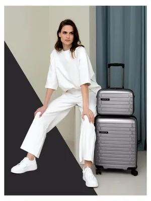 Produktbild von Hartschalen Kabinen-Koffer | Kleiner Cabin-Trolley 40 x 20 x 55 cm von 40 auf 48 Liter erweiterbar | aus hochwertigem Polypropylen | 4 Doppelrollen & TSA-Schloss (Collection 04)