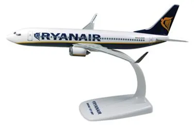 Produktbild von Herpa Snap Wings 1:200 Boeing 737-800 Ryanair