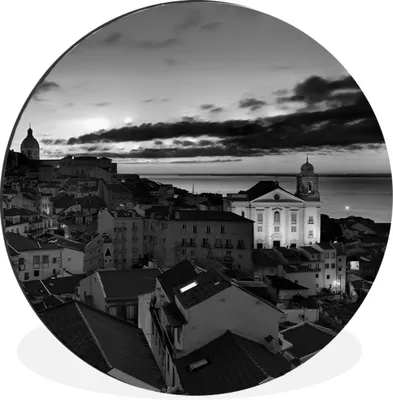 Produktbild von MuchoWow® Aluminium Wandkreis Lissabon - Architektur - Portugal - Schwarz - Weiß Ø 30 cm Wanddeko Modern Wohnzimmer - Wand Bild - Wohnzimmer - Runde Bilder - Alubilder - Kunst für zu Hause - Aluminium - Wanddekoration