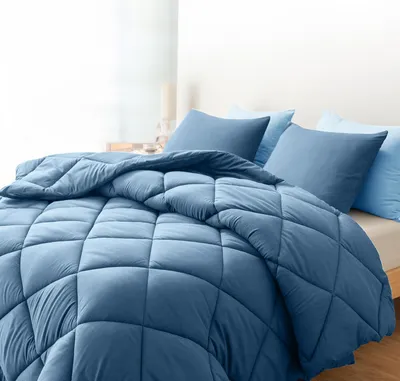 Produktbild von Sleep Comfy Deluxe 2-in-1 All Year Bettdecke 200x220 cm Aegean Blue- Bettdecke ohne Bezug mit 2 Kissenbezügen 60x70 cm, Atmungsaktiv &