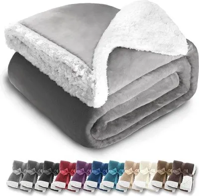 Productafbeelding van Famanu deken met lamswollook - grijs, 200 x 150 cm