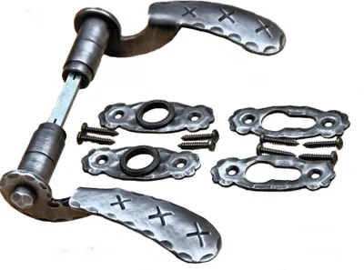 Produktbild von UHRIG Drückergarnitur, oval, rustikal, aus geschmiedetem Stahl S235, verzinkt, Antik Schwarz Silber, für Innen- und Außentüren, Klinkenlänge 140 mm, Rosetten 76x28x3 mm (LxBxD), max. Schlossdicke 70 mm, 8 mm Vierkant, Handarbeit, einfache Montage, sicherer Halt