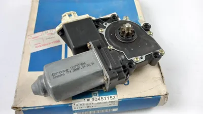Imagen del producto de Motor de elevalunas delantero derecho para Opel Astra-F, referencia 90451152
