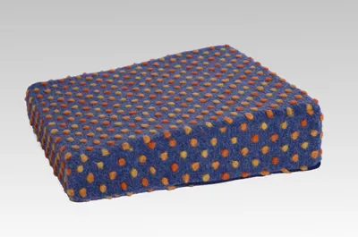 Produktbild von Keilkissen Aufstehhilfe Wolle Noppen 40 cm x 40 cm x 10/6 cm