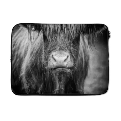 Produktbild von MuchoWow® Laptop Hülle 13 Zoll Schottischer Highlander - Kuh - Schwarz - Weiß - Tiere Laptoptasche - Laptophülle - Sleeve - Rundumschutz