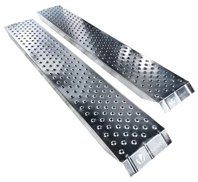 Produktbild von VOUNOT 2X Auffahrrampe 400kg Verzinkter Stahl, rutschfest Laderampe für Motorrad, Anhänger, Rasenmäher, Rasentraktor, Länge 135cm