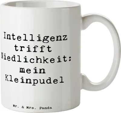 Produktbild von Mr. & Mrs. Panda Tasse Spruch Niedlicher Kleinpudel - Weiß - Geschenk, Hunderassen, Kaffeebecher, hypoallergen, Beschreibung, Hunderasse, Trinkbecher, Pflegebedarf, Pott