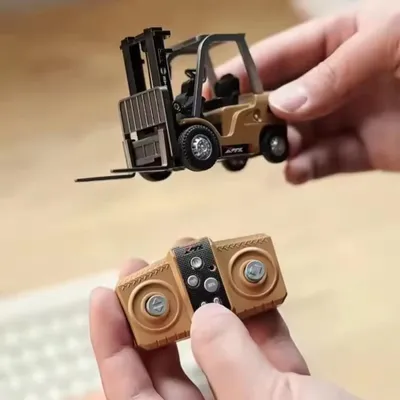 Produktbild von Mini RC Gabelstapler 1:64 2,4G, App & Fernbedienung, LED & Sound, Baustellenfahrzeug Modell, Desktop Spielzeug, RTR, Typ: Gabelstapler