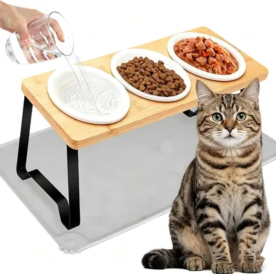 Productafbeelding van Verhoogd voerstation voor katten - 3 keramische kommen - bamboe frame - antislip siliconen onderlegger