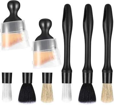 Image de Petite brosse douce pour nettoyer l'intérieur et le tableau de bord de la voiture