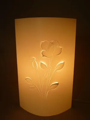 Produktbild von Elegante wunderschöne Tischleuchte Rose Dekolampe mit Rosenmotiv Fensterlampe