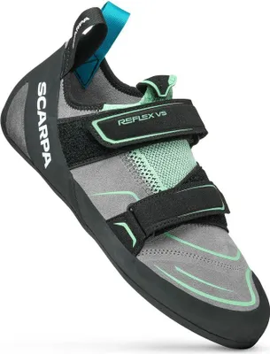 Kletterschuh "Reflex VS Wmn" von Scarpa in Grau mit grünen Akzenten und zwei Klettverschlüssen.