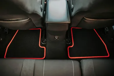 Image de Tapis de sol en moquette noir/rouge pour Seat e-Mii 2019- 4 pièces