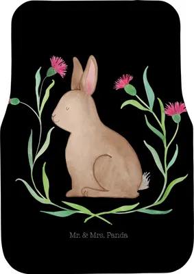 Produktbild von Mr. & Mrs. Panda Fußmatte Auto Hase Sitzen - Schwarz - Geschenk, Ostern, Frohe, Autoteppich, Fürs, Automatte, Liebe, Osterhase, Ostergrüße, Auto-Fußmatte