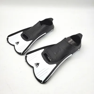 Produktbild von Cressi Kurzflossen Schwimmausrüstung Light Fins Leicht Leistungsstark Schnorcheln für Erwachsene
