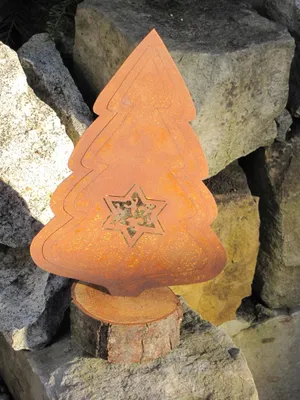 Produktbild von Edelrost Weihnachtsbaum auf Holzfuß auf Holzfuß - 85 cm