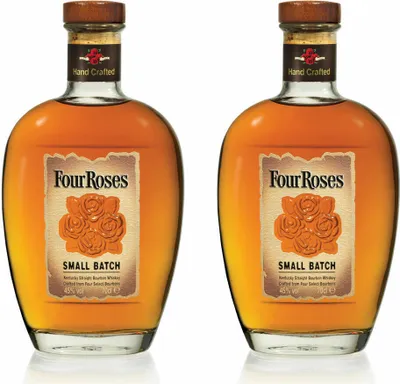 Immagine prodotto di Four Roses Small Batch Set da 2 Kentucky Straight Bourbon, grappa, alcol, bottiglia, 45%, 2 x 700 ml, 70589000