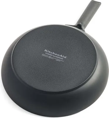 Obrázek produktu pro KitchenAid Classic CC003240-001, pánev, průměr 24 cm, hliník, vhodná pro indukční sporáky, s nepřilnavým povrchem