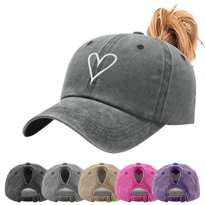 Immagine prodotto di Cappello da baseball vintage con ricamo a forma di cuore - Regolabile e confortevole