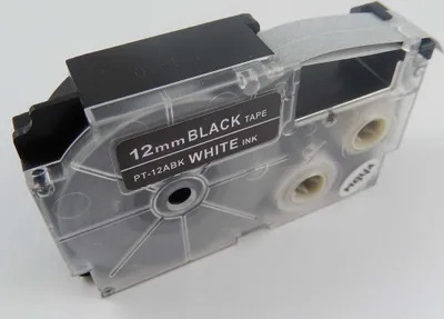 Produktbild von vhbw Schriftband-Kassette Ersatz für Casio XR-12ABK1, XR-12ABK für Etiketten-Drucker 8m x 12mm Weiß auf Schwarz