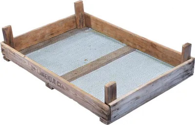 Obrázok produktu pre Rustikálne sito na cibule – originálne vintage drevené koše s oceľovou mriežkou 75 x 51 x 9 cm – starožitné sito na cibule na skladovanie a dekoráciu