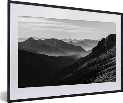 Produktbild von MuchoWow® Gerahmtes Poster Berge - Natur - Nebel 60x40 cm - Poster mit Schwarzem Bilderrahmen Wandposter Rahmen Foto Bilder - Schlafzimmer - Plakat in Rahmen - Drucken
