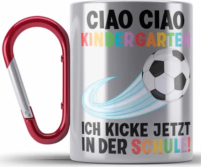Produktbild von Trendation - Einschulung Junge Fußball Schulkind Geschenk für Schultüte Füllung Edelstahl Tasse Karabiner Schulstart 1. Schultag Schuleinführung Schulanfang Geschenkidee 2022 (Rot)