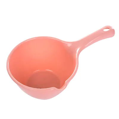 Zdjęcie produktu dla Plastikowa czerpaczka z długą rączką i dużą pojemnością do ogrodu, łazienki i kuchni, czerwona