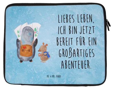 Produktbild von Mr. & Mrs. Panda Laptop Sleeve Pinguin & Maus Wanderer 27 x 36 cm - Eisblau - Geschenk, Hülle, Tasche, Abenteuer, Ausflug, Laptoptasche, Pinguine, Wandern, Notebooktasche