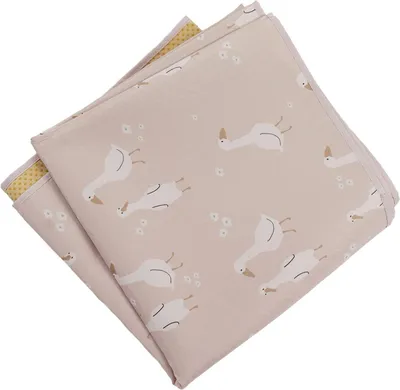 Image de Tapis antidérapant pour activités de bébé sous la chaise haute